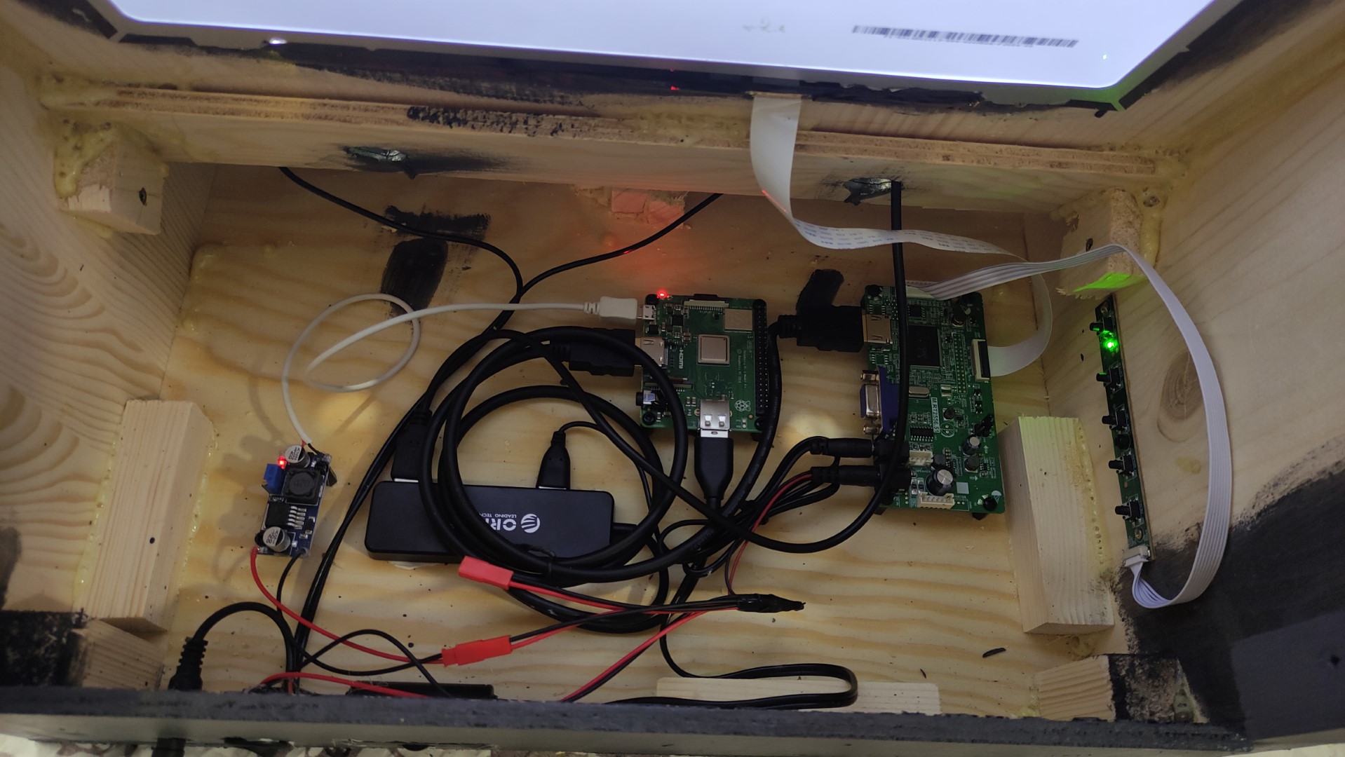 Bartop Arcade Cabinet DIY Internal - display, raspberry